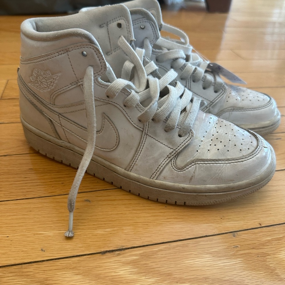 Nike Jordan 1 Mid Patent White
